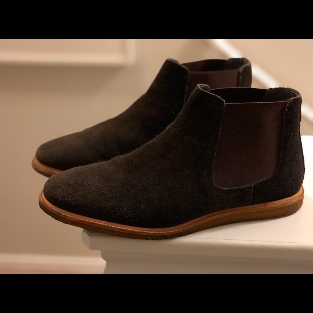 Frank Wright Suede Chelsea boots with crepe sole